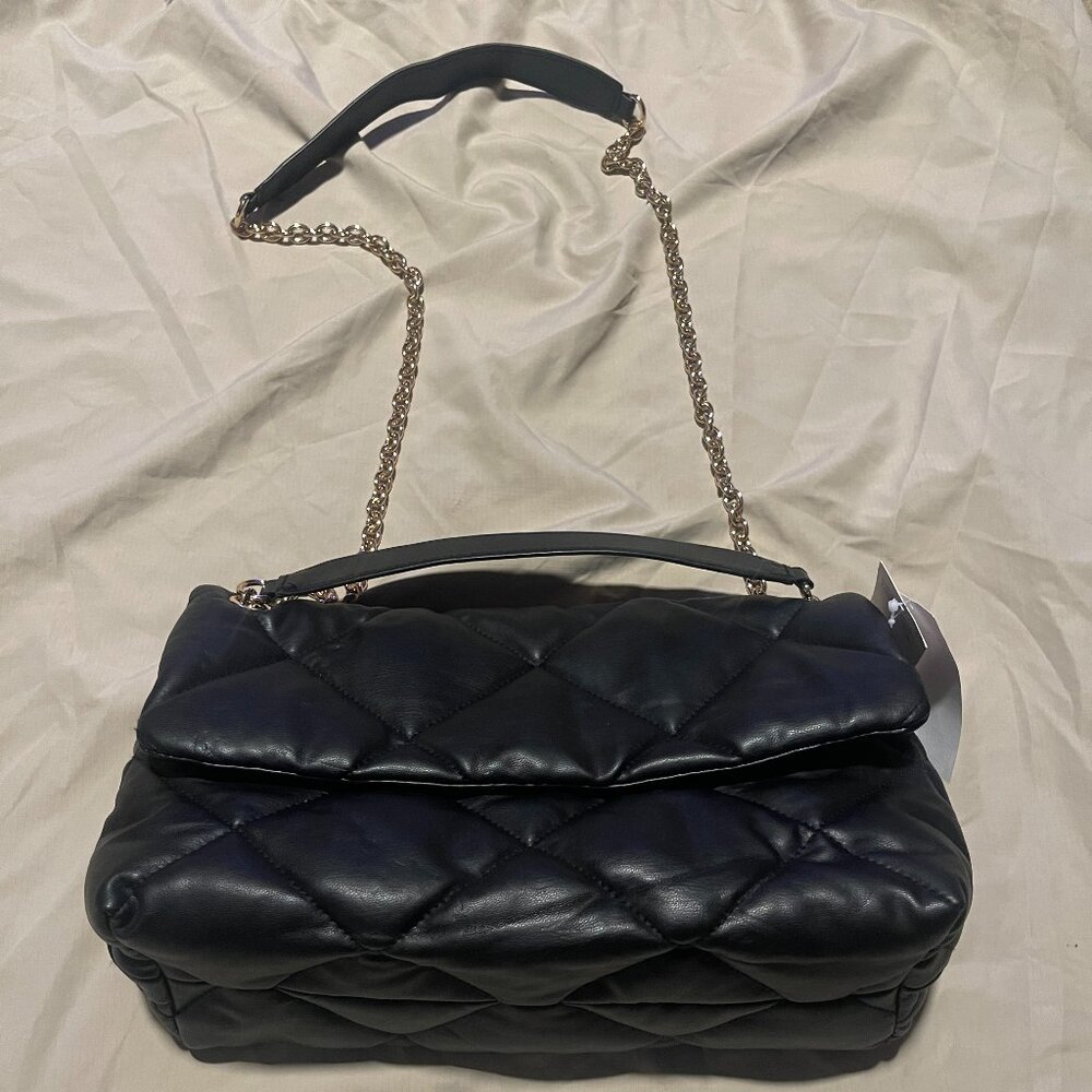 H&M Black Flap Handbag – Snap Closure, Chic Everyday Bag